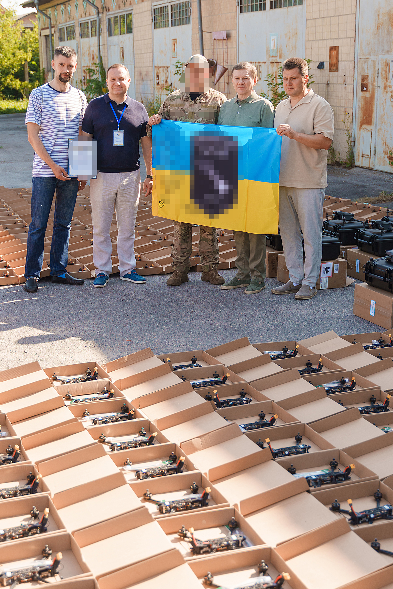 Ще 200 FPV-дронів та 10 Mavic 3-T передали Захисникам однієї з військових частин, яким Вінницька громада допомагає з початку великої війни